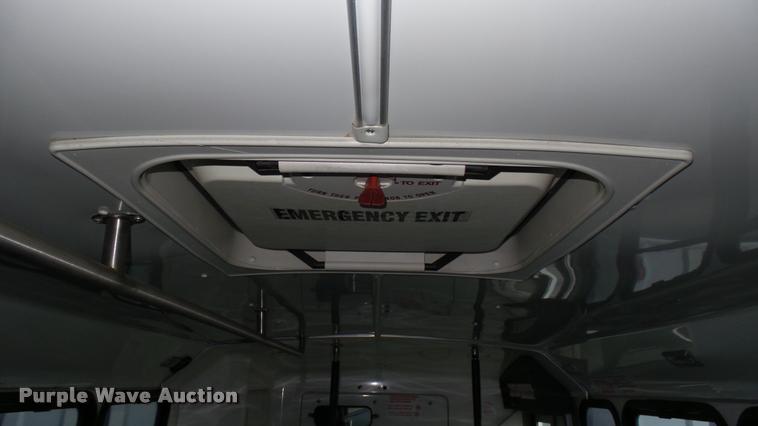 image for item L2397 2009 Ford E450 Super Duty shuttle bus