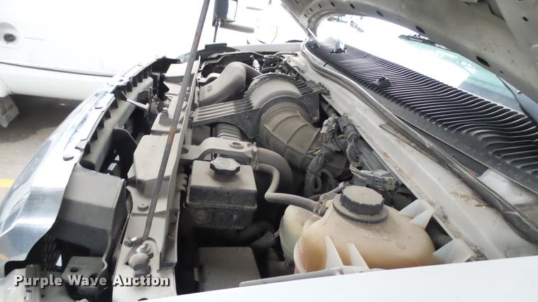 image for item L2397 2009 Ford E450 Super Duty shuttle bus