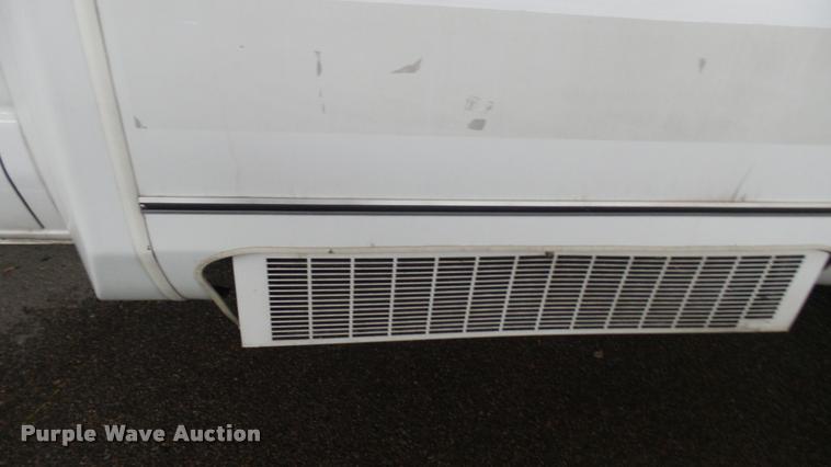 image for item L2397 2009 Ford E450 Super Duty shuttle bus