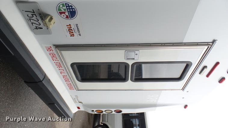 image for item L2397 2009 Ford E450 Super Duty shuttle bus