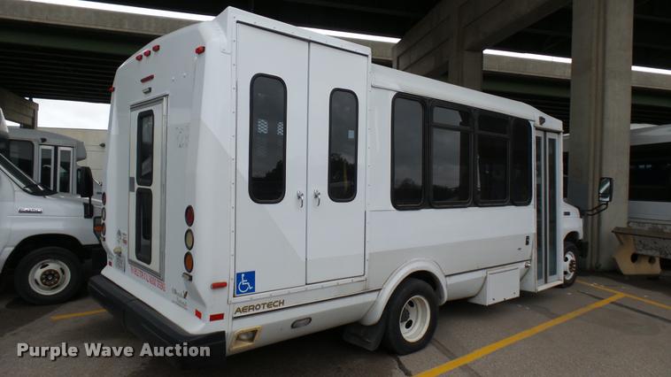 image for item L2398 2009 Ford E450 Super Duty shuttle bus