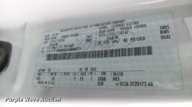 image for item L2398 2009 Ford E450 Super Duty shuttle bus