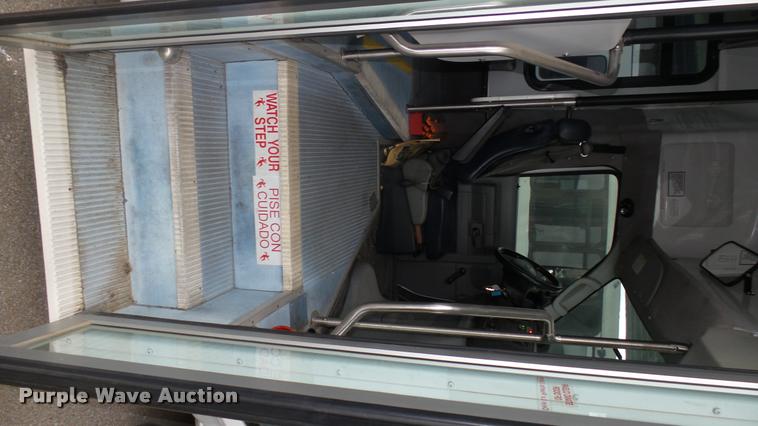 image for item L2398 2009 Ford E450 Super Duty shuttle bus