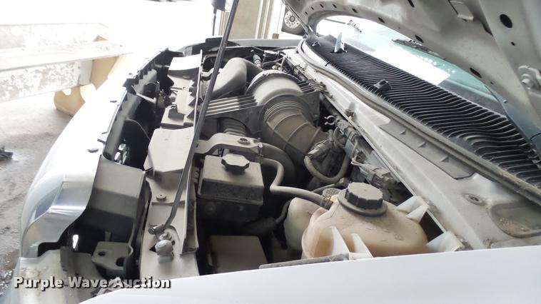 image for item L2398 2009 Ford E450 Super Duty shuttle bus