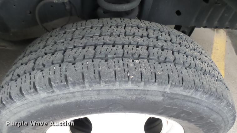 image for item L2398 2009 Ford E450 Super Duty shuttle bus