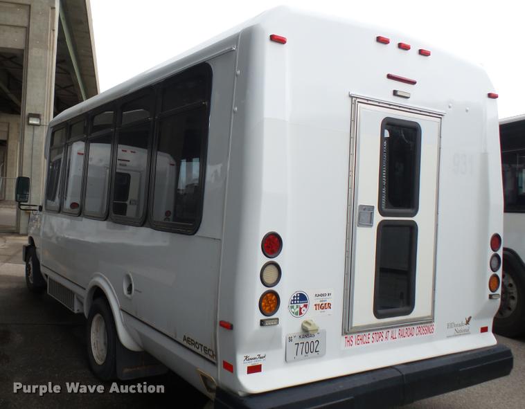 image for item L2399 2009 Ford E450 Super Duty shuttle bus