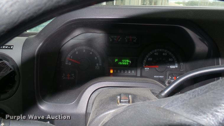 image for item L2399 2009 Ford E450 Super Duty shuttle bus