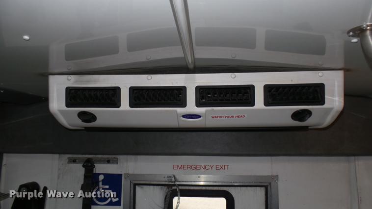 image for item L2399 2009 Ford E450 Super Duty shuttle bus