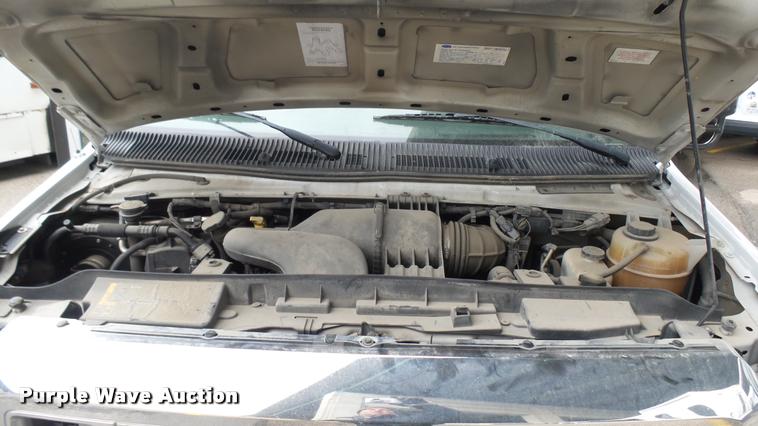 image for item L2399 2009 Ford E450 Super Duty shuttle bus