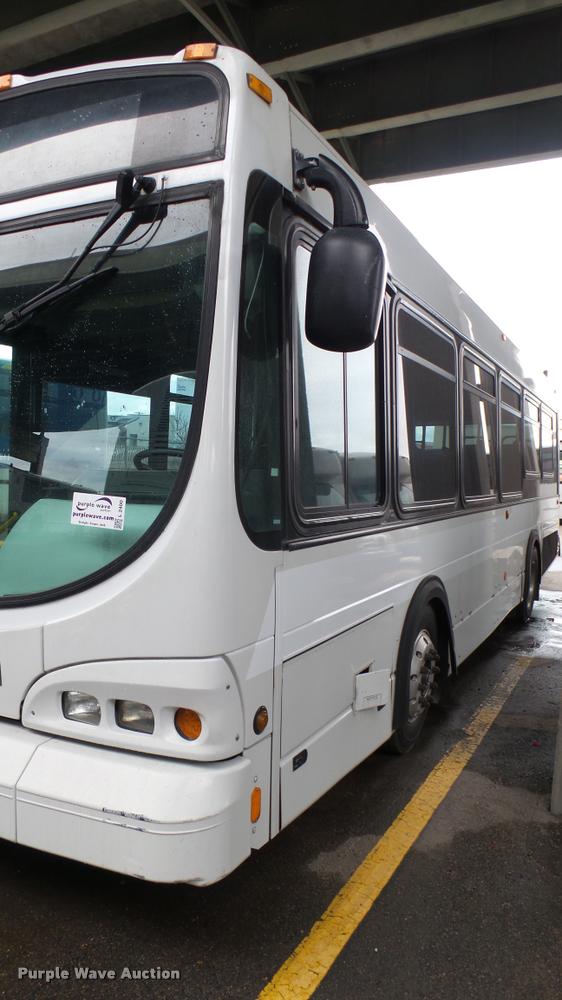 image for item L2400 2006 Optima LFB-29 transit bus