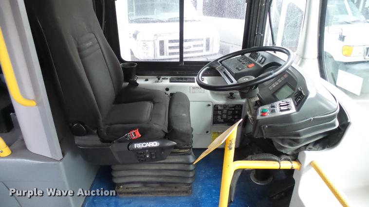 image for item L2400 2006 Optima LFB-29 transit bus