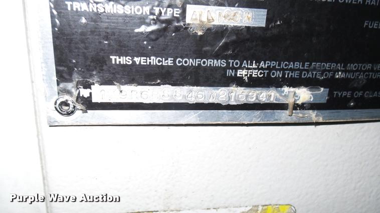 image for item L2400 2006 Optima LFB-29 transit bus