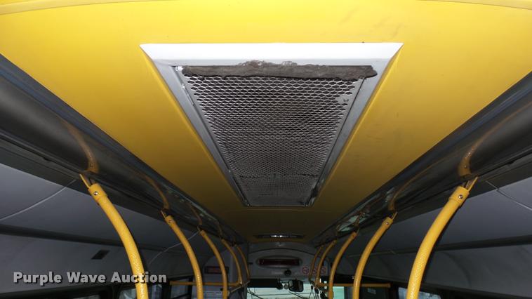 image for item L2400 2006 Optima LFB-29 transit bus