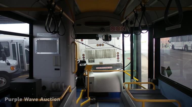 image for item L2400 2006 Optima LFB-29 transit bus