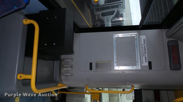 image for item L2400 2006 Optima LFB-29 transit bus