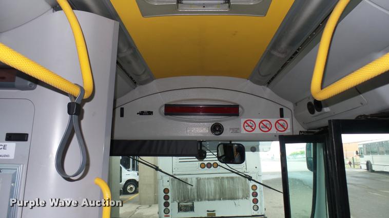 image for item L2400 2006 Optima LFB-29 transit bus