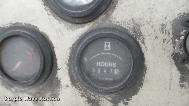 image for item L2400 2006 Optima LFB-29 transit bus