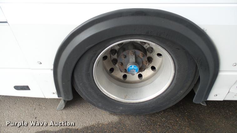 image for item L2400 2006 Optima LFB-29 transit bus