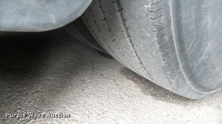 image for item L2400 2006 Optima LFB-29 transit bus