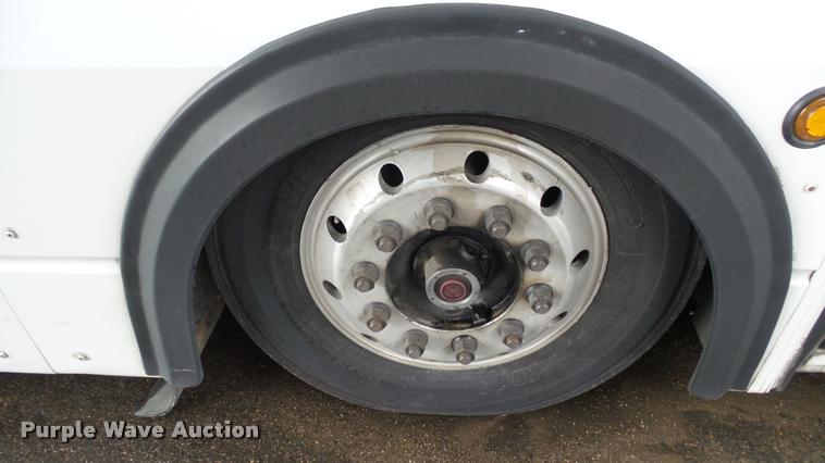 image for item L2400 2006 Optima LFB-29 transit bus