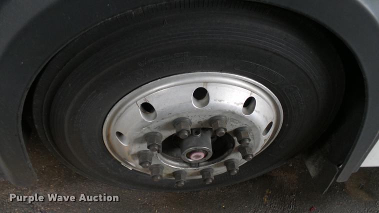 image for item L2400 2006 Optima LFB-29 transit bus