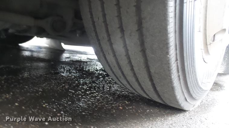 image for item L2400 2006 Optima LFB-29 transit bus