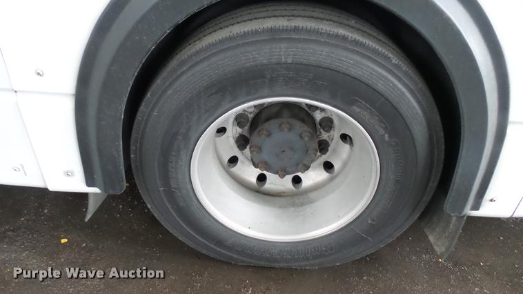 image for item L2400 2006 Optima LFB-29 transit bus