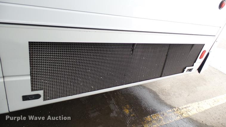 image for item L2400 2006 Optima LFB-29 transit bus