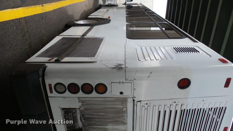 image for item L2401 2002 Gillig C20B096N4 transit bus