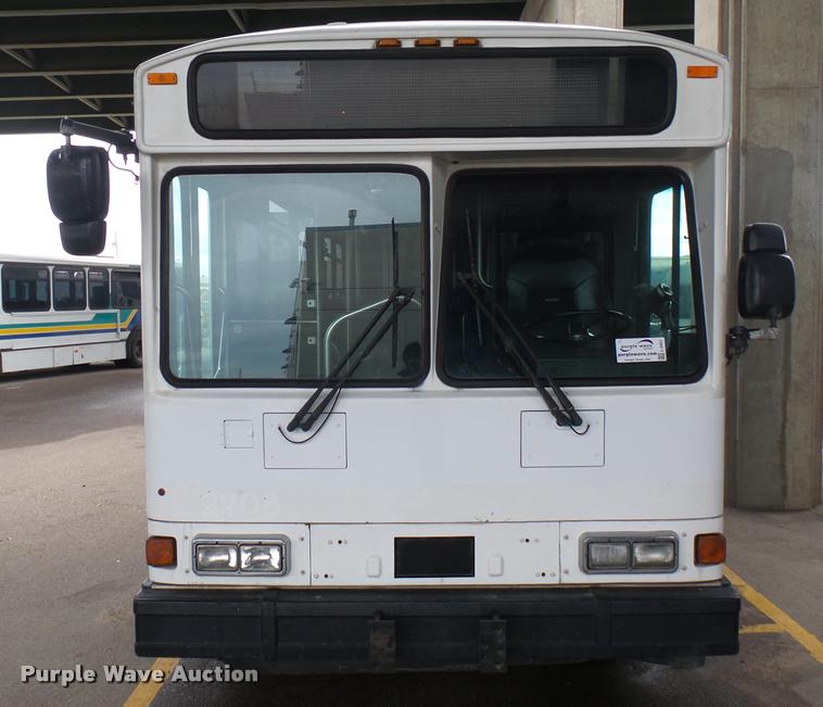 image for item L2401 2002 Gillig C20B096N4 transit bus