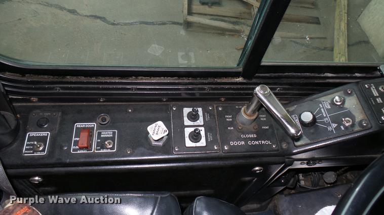 image for item L2401 2002 Gillig C20B096N4 transit bus