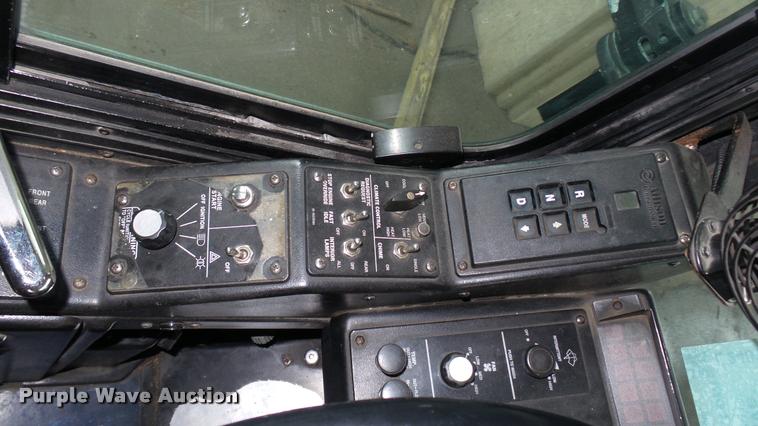 image for item L2401 2002 Gillig C20B096N4 transit bus