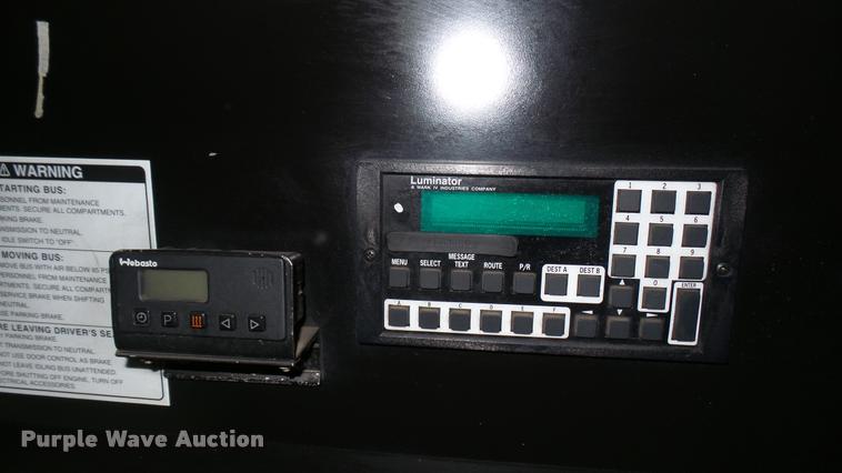 image for item L2401 2002 Gillig C20B096N4 transit bus