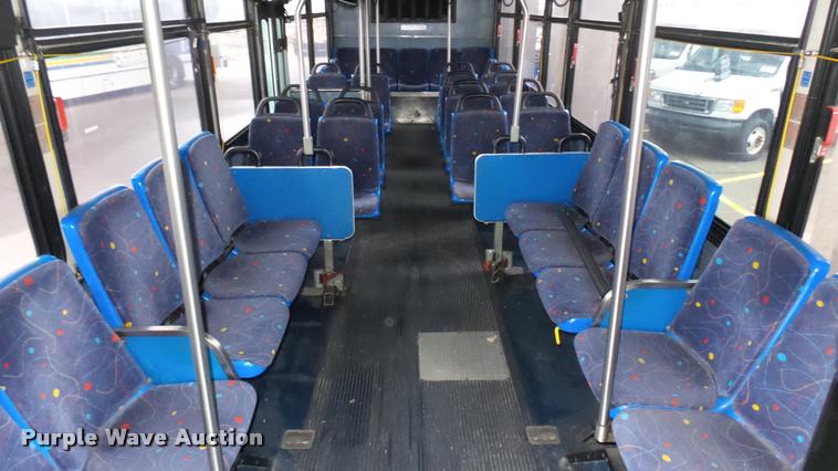 image for item L2401 2002 Gillig C20B096N4 transit bus