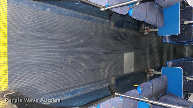 image for item L2401 2002 Gillig C20B096N4 transit bus