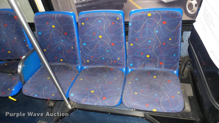 image for item L2401 2002 Gillig C20B096N4 transit bus