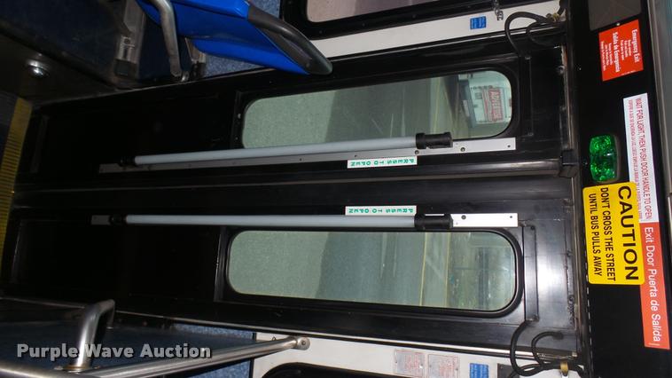 image for item L2401 2002 Gillig C20B096N4 transit bus