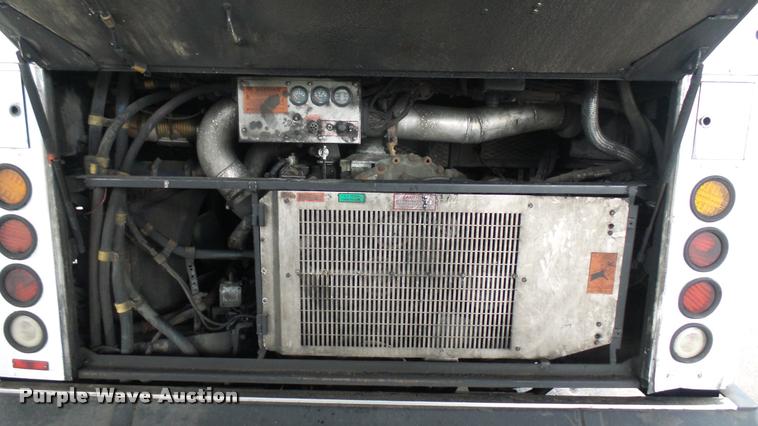 image for item L2401 2002 Gillig C20B096N4 transit bus