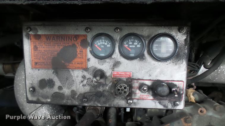 image for item L2401 2002 Gillig C20B096N4 transit bus