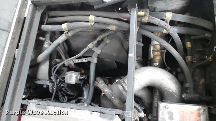 image for item L2401 2002 Gillig C20B096N4 transit bus