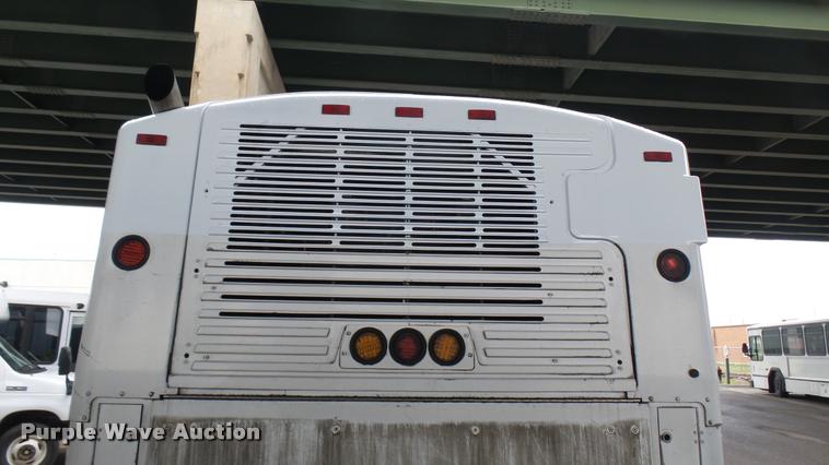 image for item L2401 2002 Gillig C20B096N4 transit bus