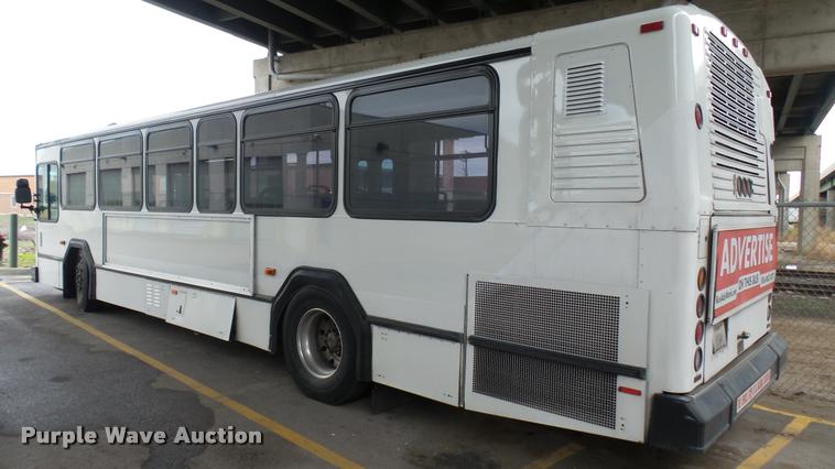 image for item L2402 2002 Gillig C20B096N4 transit bus