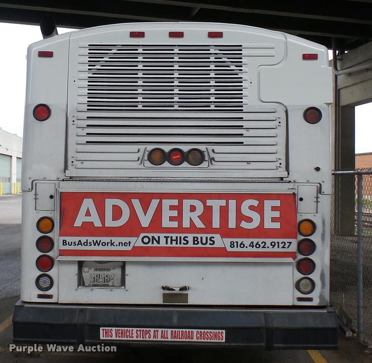 image for item L2402 2002 Gillig C20B096N4 transit bus