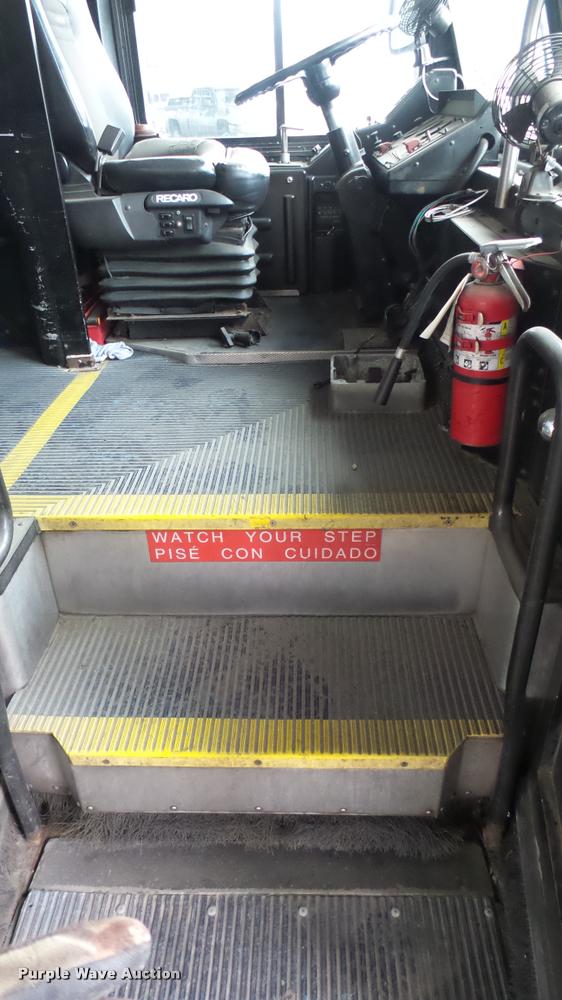 image for item L2402 2002 Gillig C20B096N4 transit bus