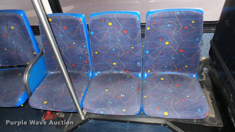 image for item L2402 2002 Gillig C20B096N4 transit bus