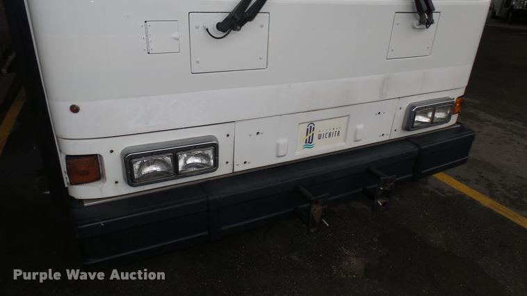 image for item L2402 2002 Gillig C20B096N4 transit bus