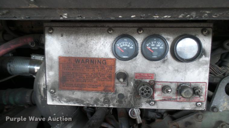 image for item L2402 2002 Gillig C20B096N4 transit bus