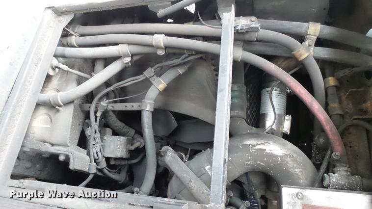 image for item L2402 2002 Gillig C20B096N4 transit bus