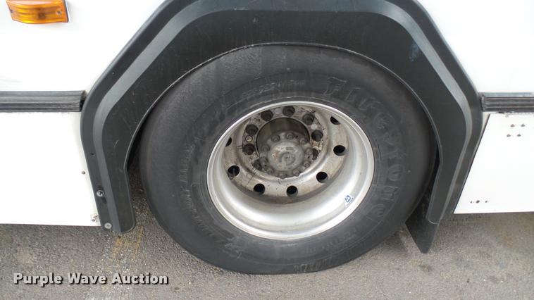 image for item L2402 2002 Gillig C20B096N4 transit bus