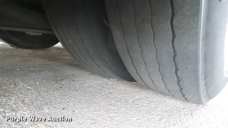 image for item L2402 2002 Gillig C20B096N4 transit bus